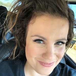 Meet your Posher, Courtney